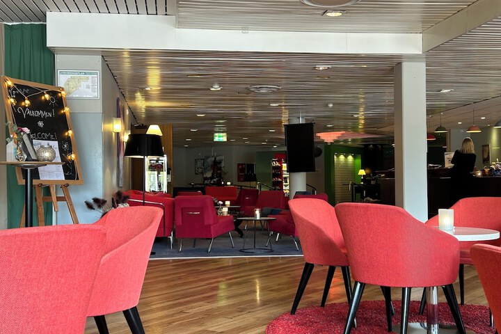Guest Lobby