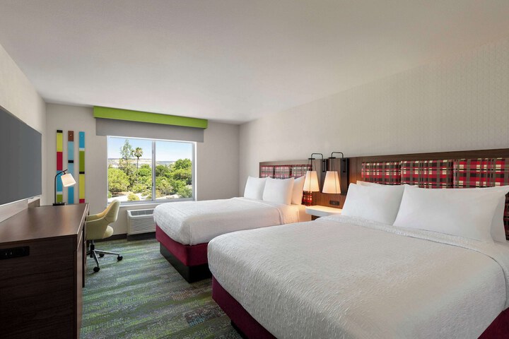 2 Queen Beds Hearing Accessible (2 of 7)