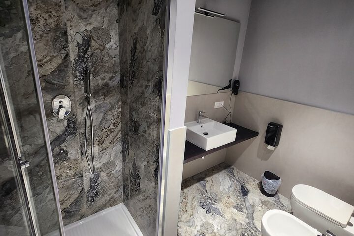 Room 61 of 80