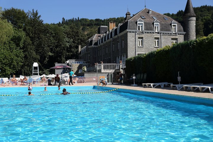 Pool 21 of 55