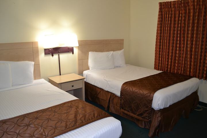 2 Double Beds (1 of 8)