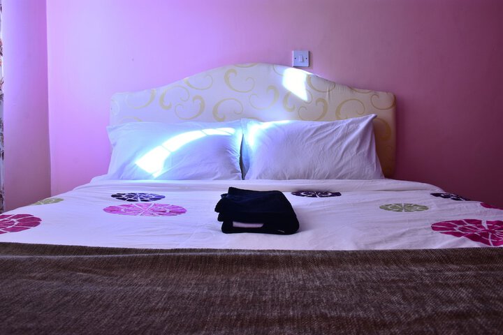 Room 5 of 90