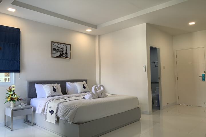 Room 11 of 40