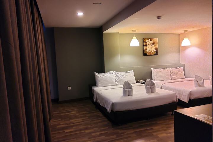 Room 10 of 38