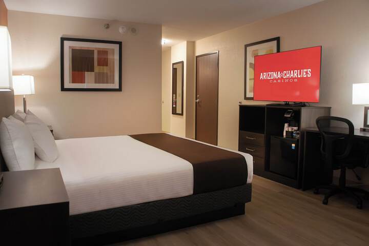 Klondike Standard King Bed (7 of 12)