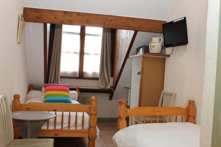 Room 28 of 54