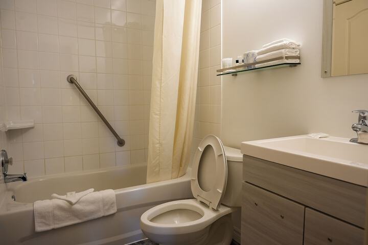 Room 82 of 108