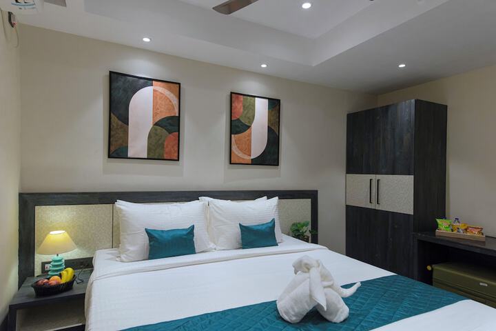 Room 12 of 22
