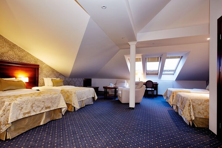 Room 10 of 41