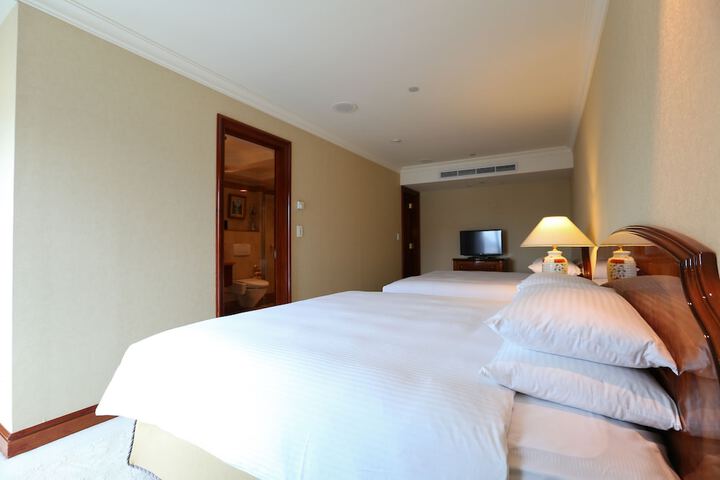 Room 19 of 39