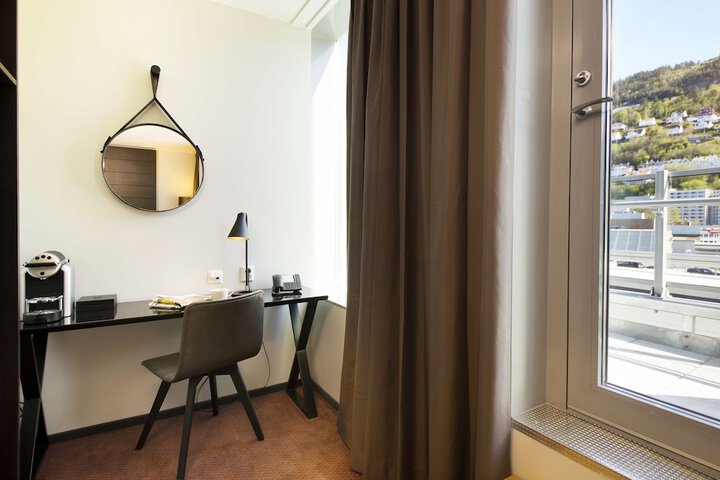Room 12 of 43