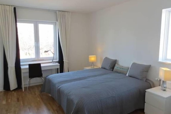 Room 2 of 34