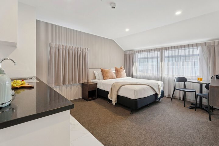Room 9 of 26
