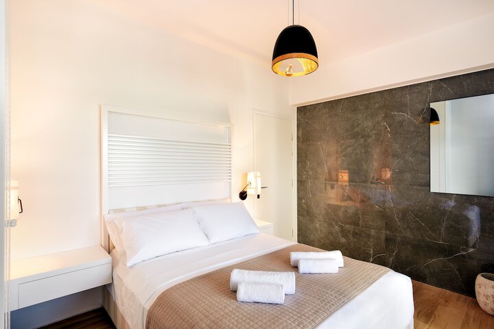 Room 2 of 27