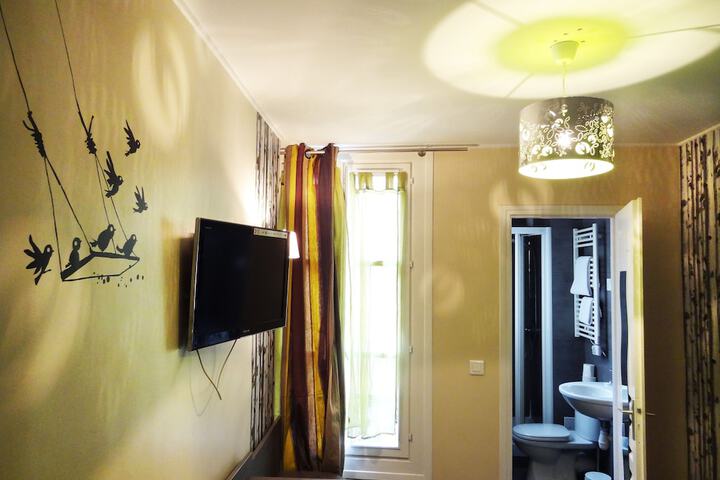 Room 10 of 47