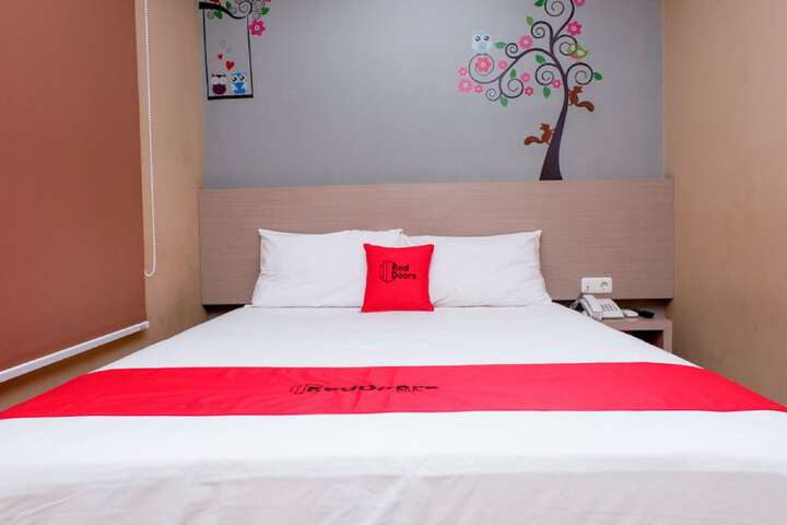 Room 4 of 11