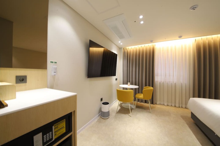 Room 30 of 71
