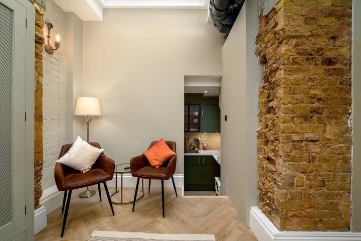 Room 7 of 36