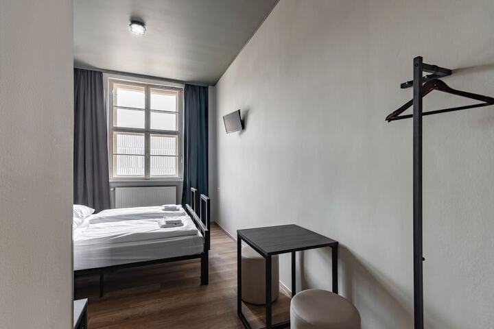 Room 28 of 72