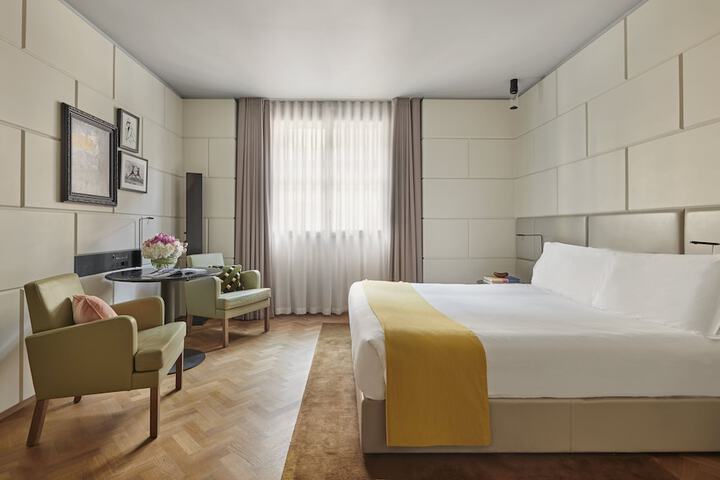 Room 58 of 241
