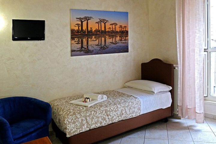 Room 13 of 37