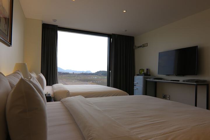 Room 139 of 190
