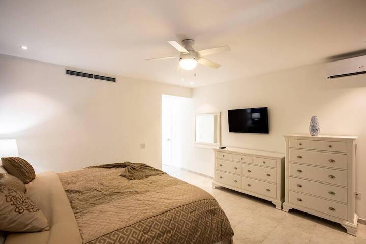 Room 5 of 17
