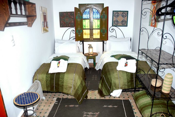Room 11 of 32
