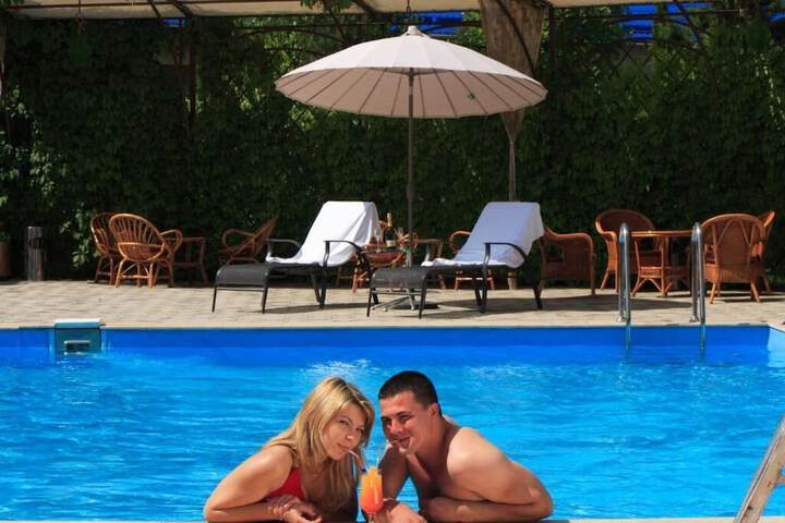Pool 53 of 100