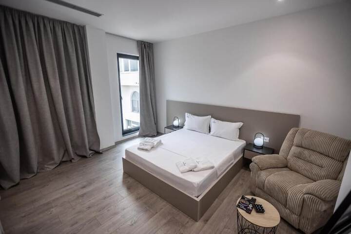 Room 2 of 11