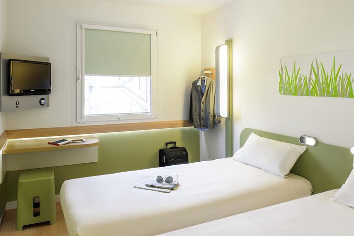 Room 14 of 35