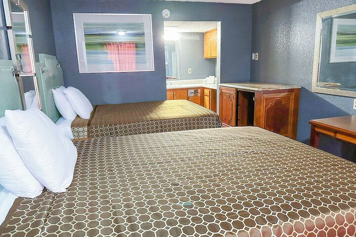 2 Double Beds (12 of 20)