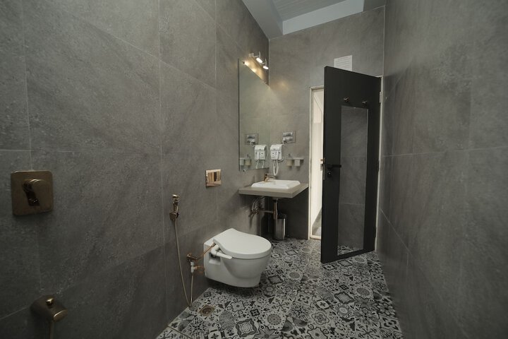 Room 18 of 30