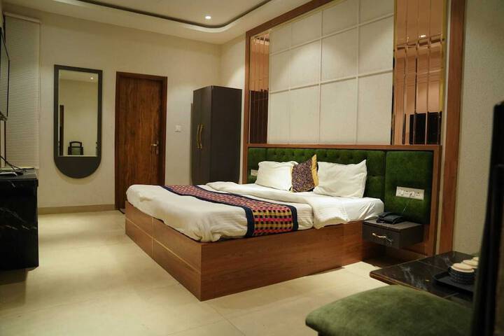 Room 35 of 50