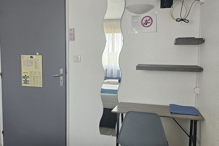 Room 6 of 47