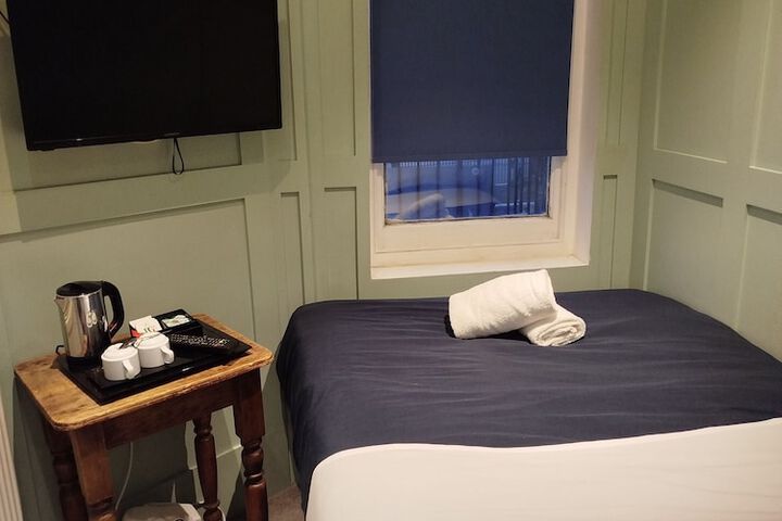 Room 15 of 52