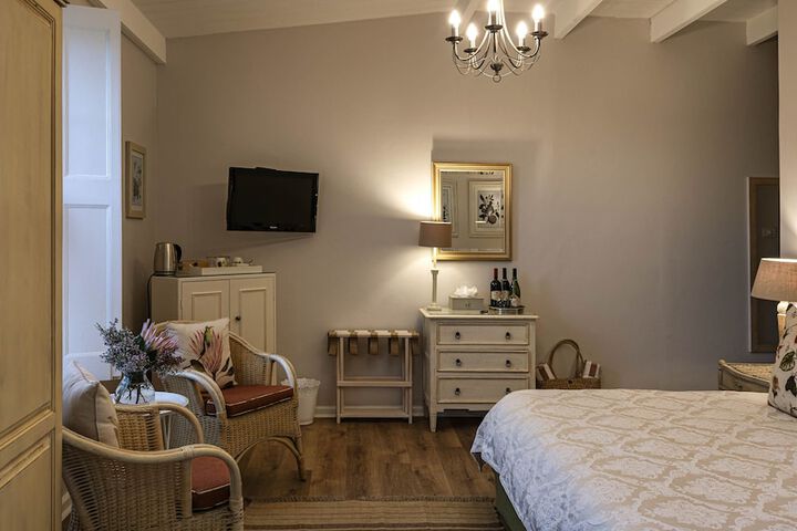Room 2 of 43