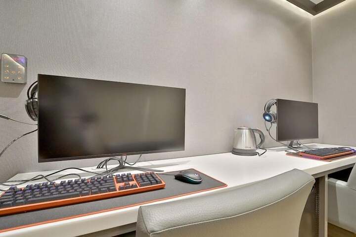 Room 40 of 63