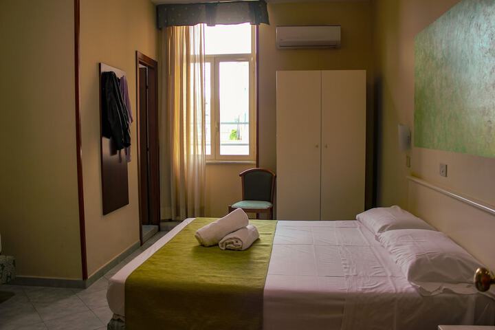 Room 13 of 79