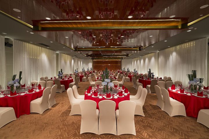 Ballroom/Hall 46 of 55