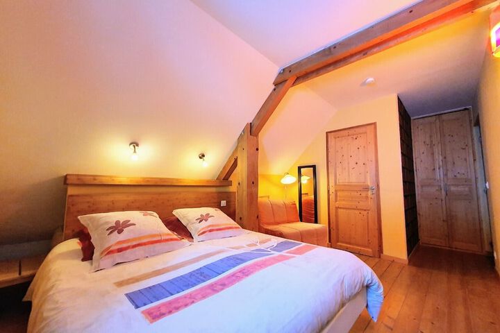 Room 4 of 60