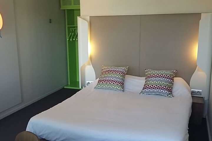 Room 15 of 47