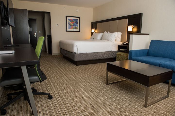 1 King Bed (13 of 14)