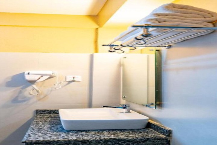 Room 8 of 14
