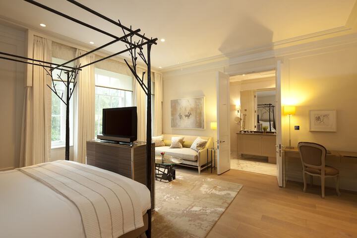 Room 3 of 123