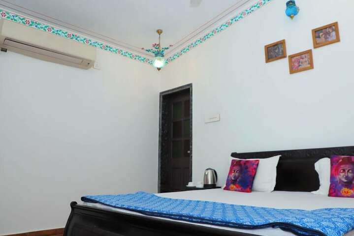 Room 6 of 70