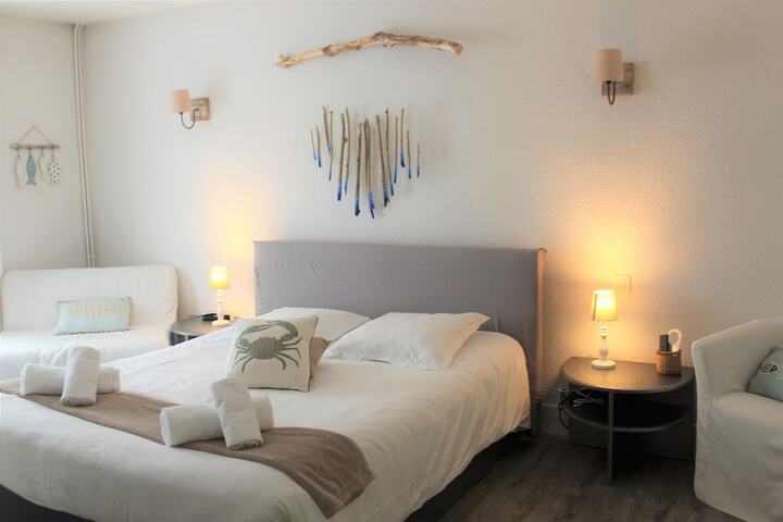 Room 16 of 50