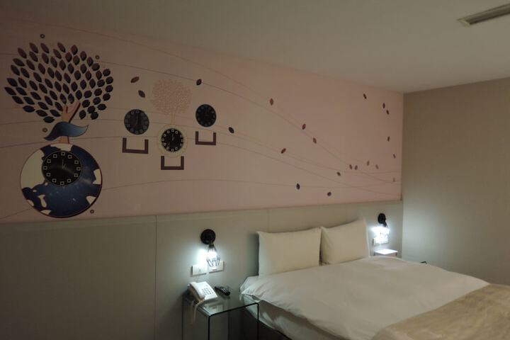 Room 30 of 46