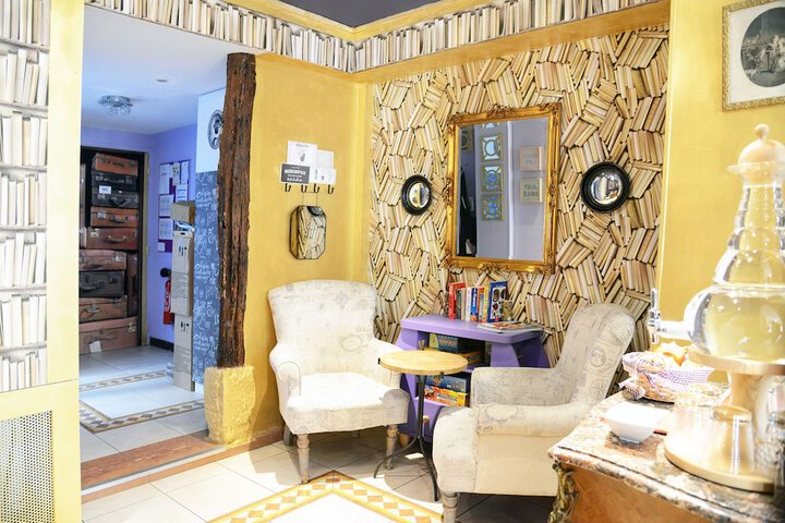 Guest Lobby