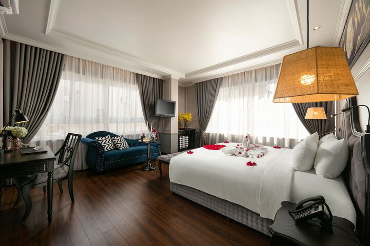 Room 32 of 121
